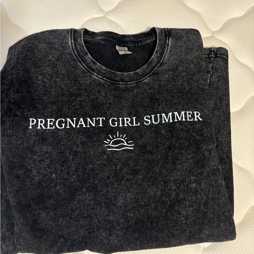 Pregnant Girl Summer Black Graphic Sweatshirt